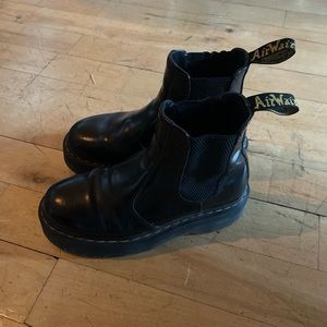 Platform Doc Marten Boots
